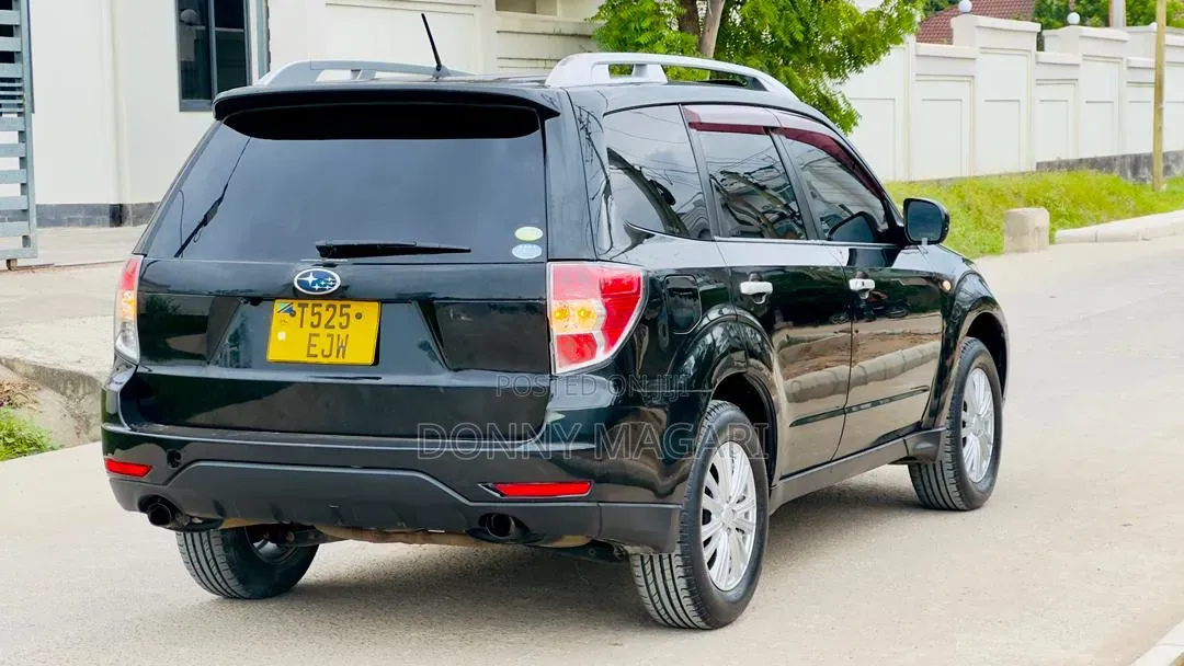 Subaru Forester 2010 Black