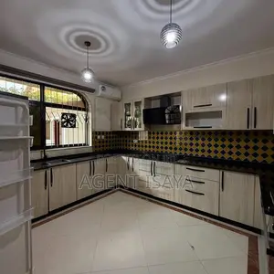 Furnished 4bdrm Apartment in Ada Estate for rent