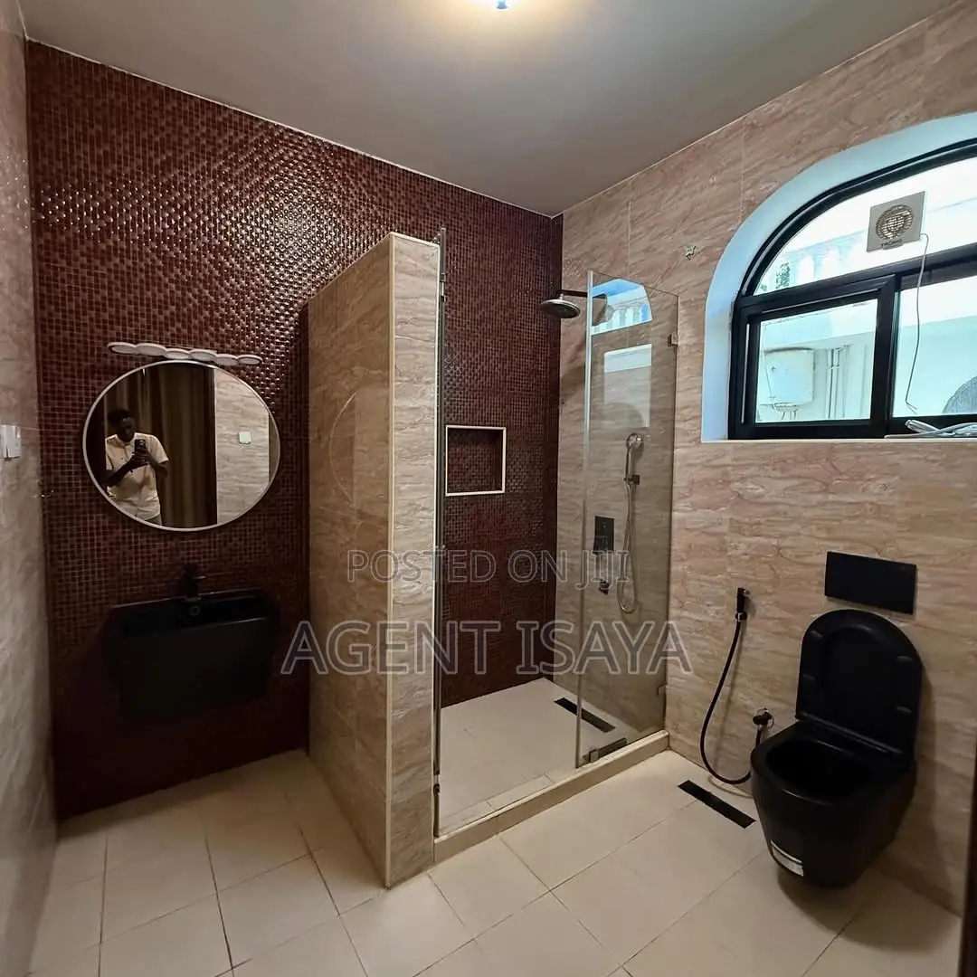 Furnished 4bdrm Apartment in Ada Estate for rent