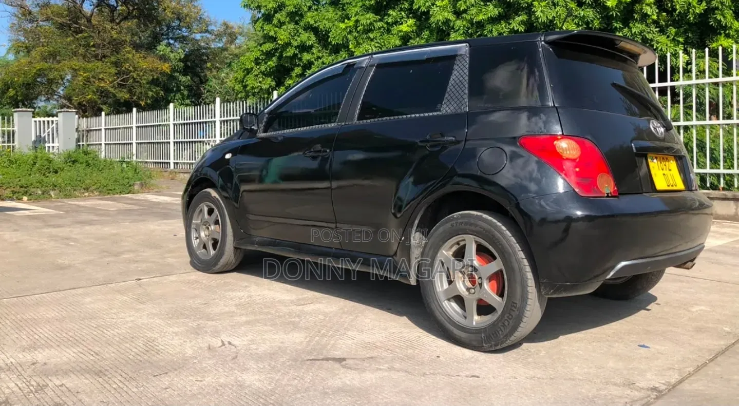 Toyota IST 2005 Black