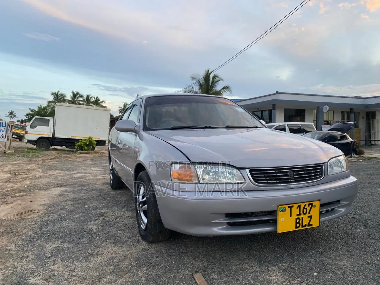 Toyota Corolla 2000 Gray