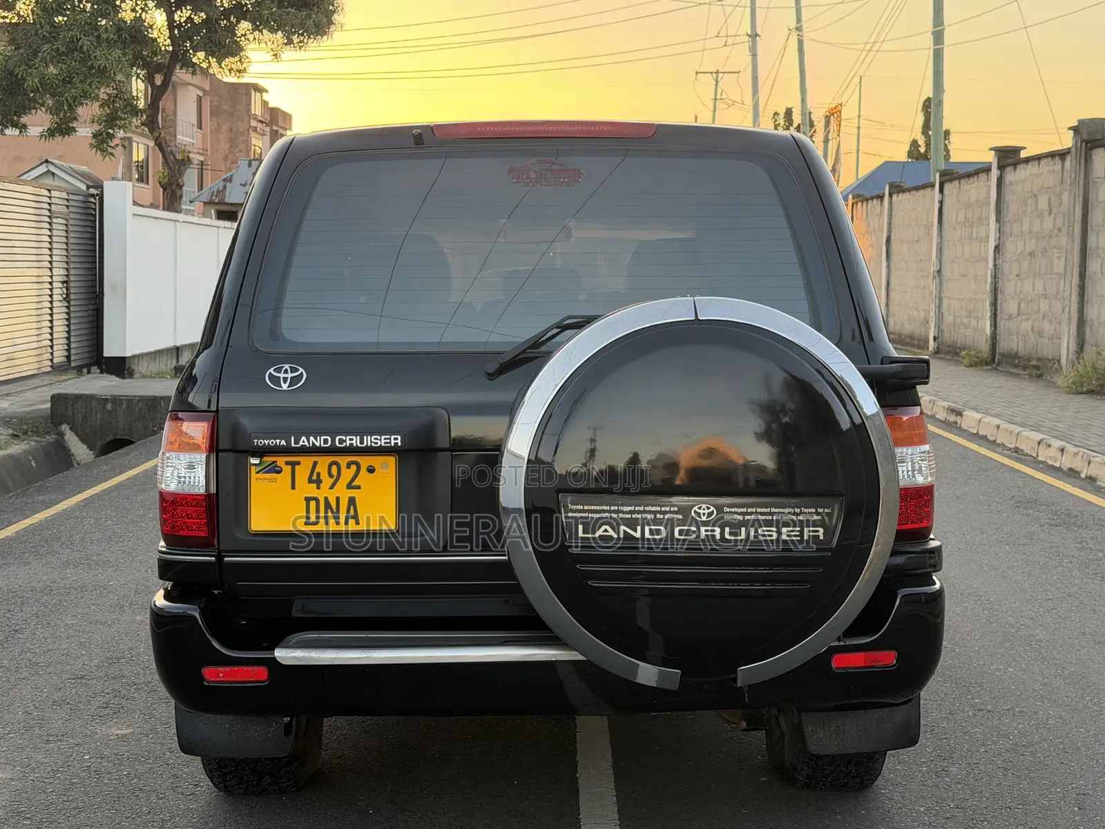 Toyota Land Cruiser 2000 Black