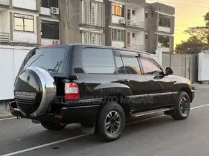 Toyota Land Cruiser 2000 Black