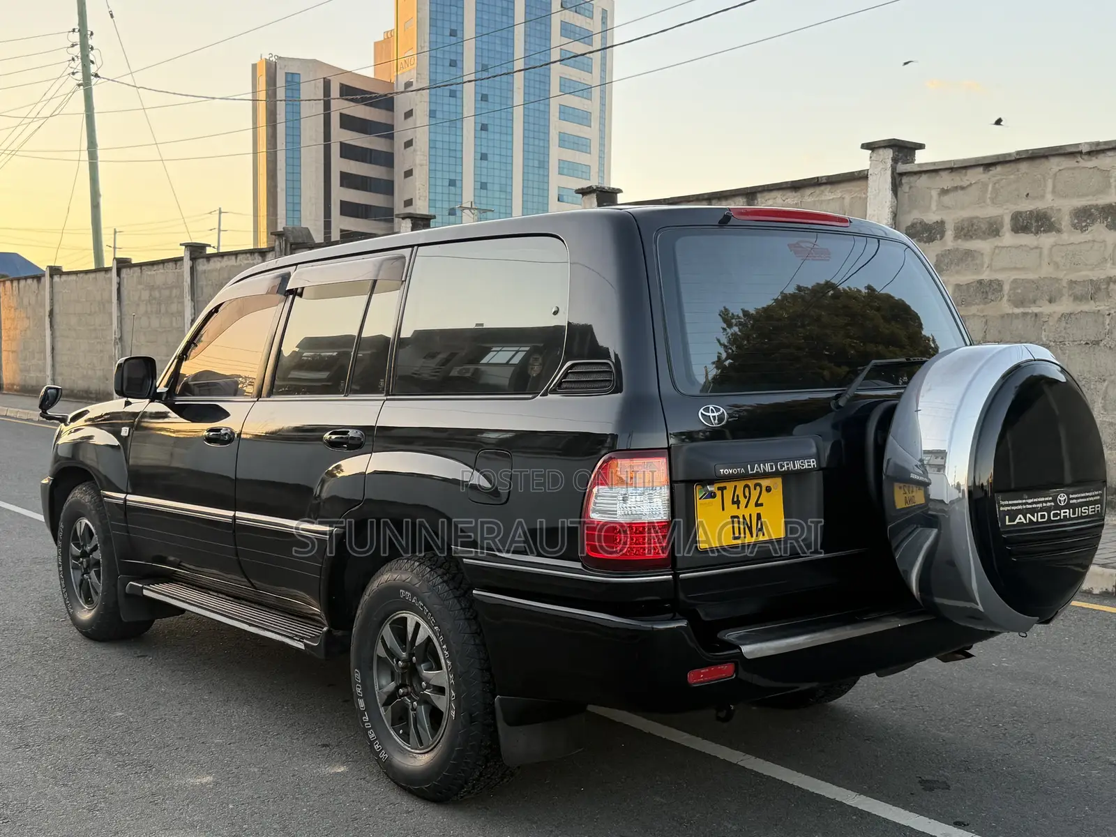Toyota Land Cruiser 2000 Black