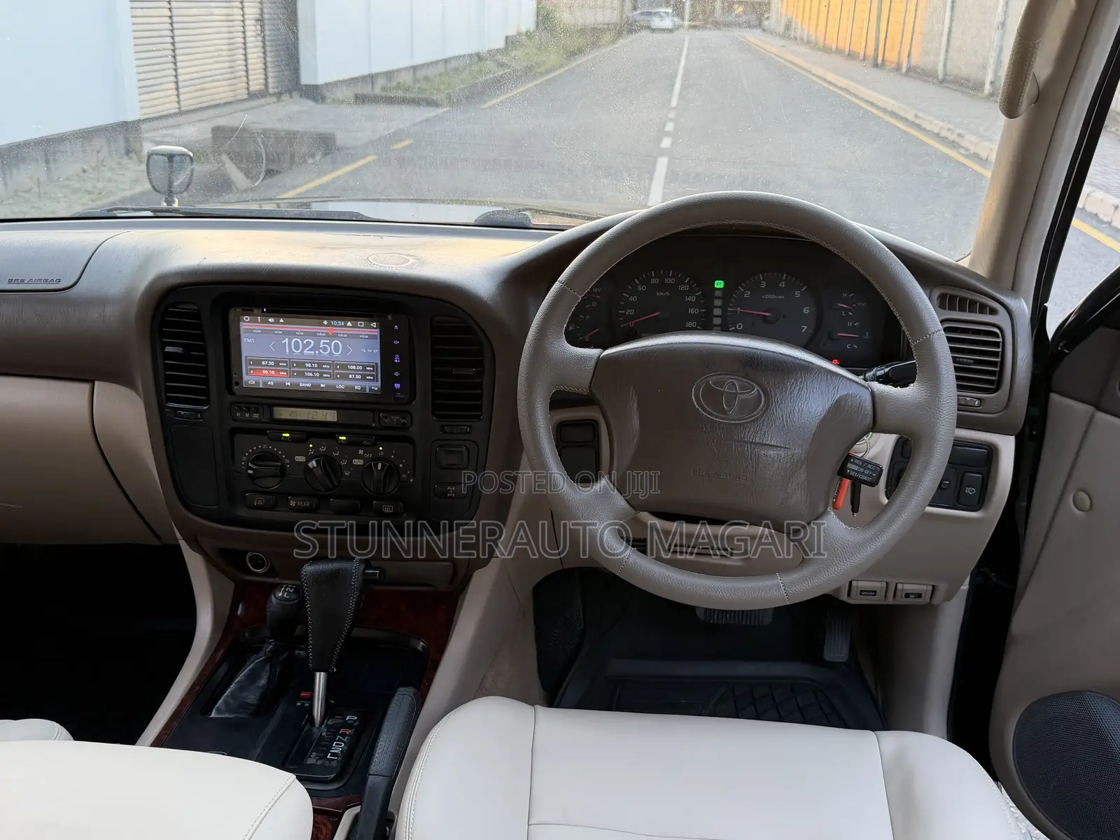 Toyota Land Cruiser 2000 Black