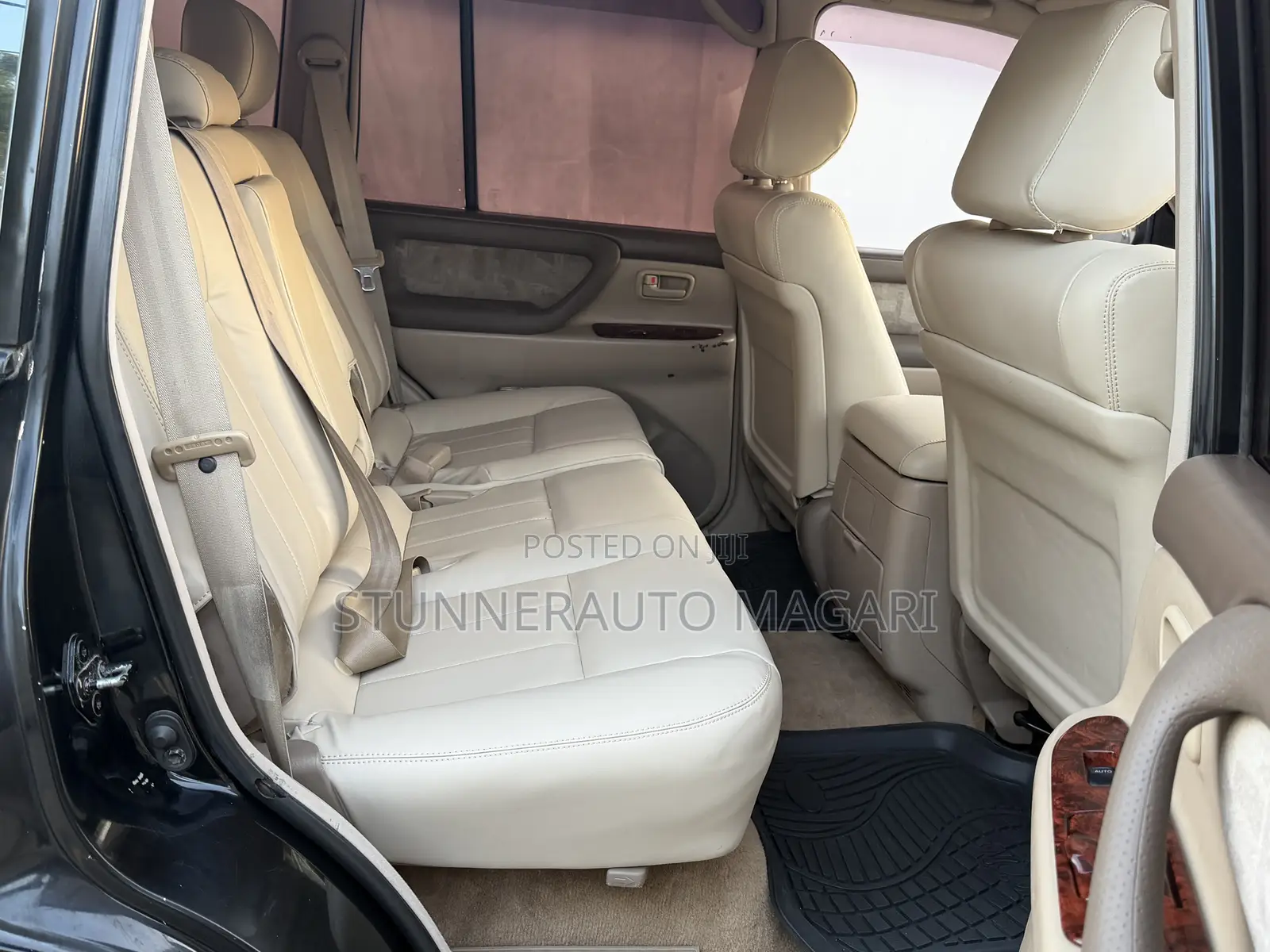 Toyota Land Cruiser 2000 Black