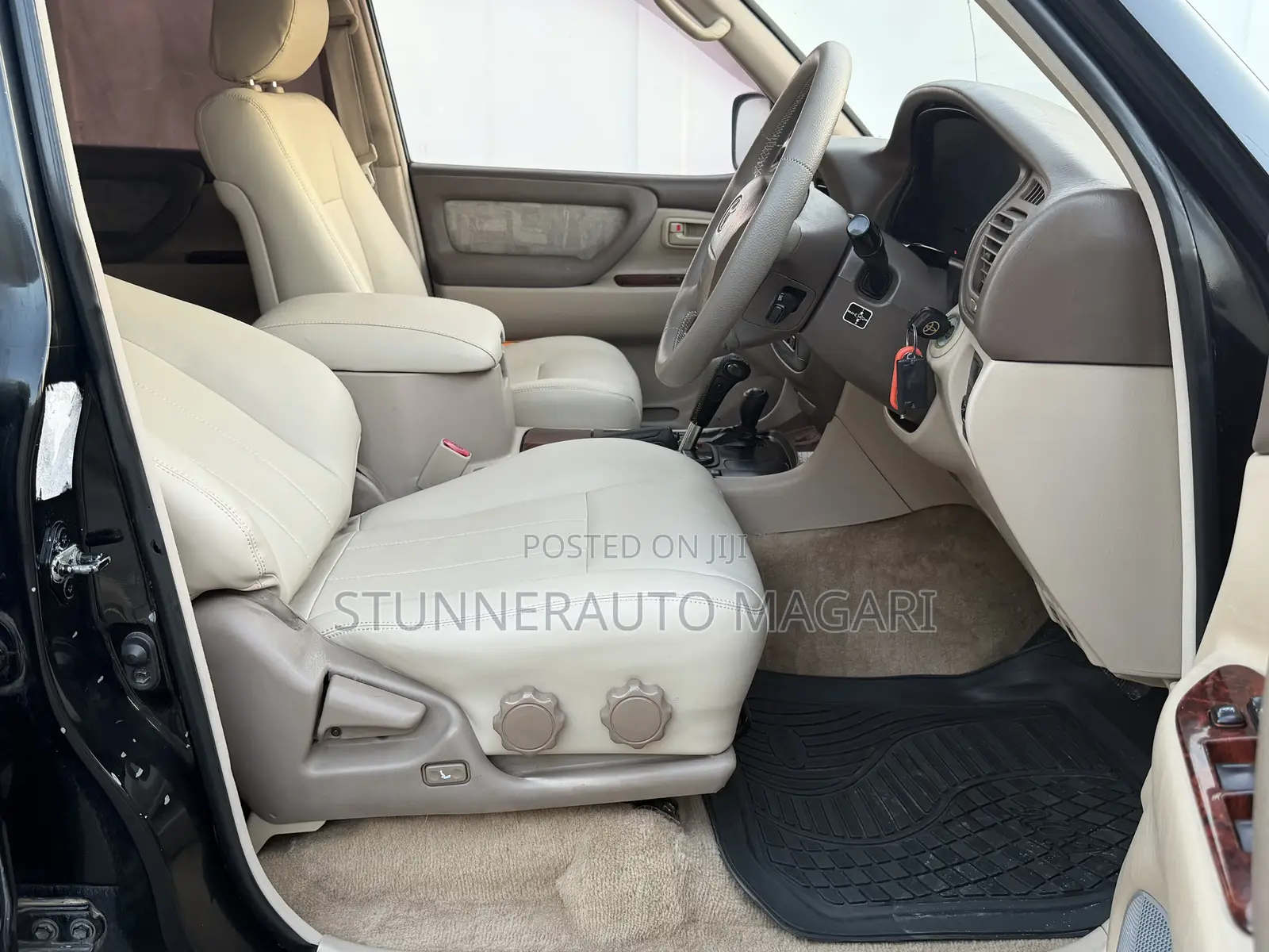 Toyota Land Cruiser 2000 Black