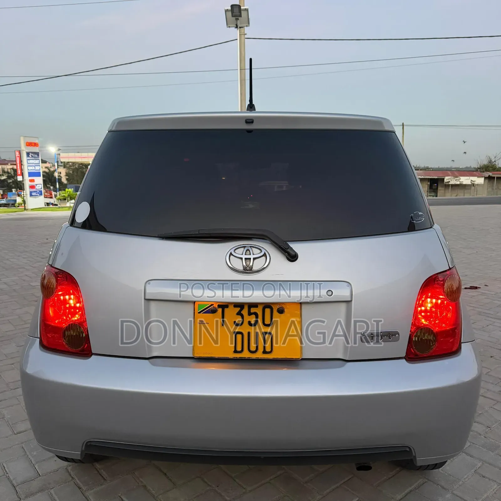 Toyota IST 2004 Silver