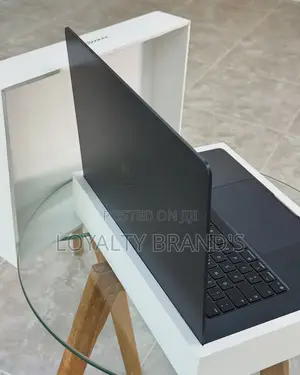 New Laptop Apple MacBook Air 2025 M4 16GB Apple M4 SSD 512GB