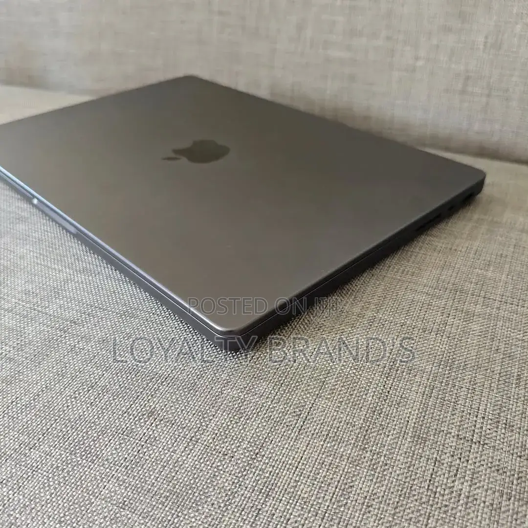 New Laptop Apple MacBook Pro 2025 M5 24GB Apple M5 SSD 1T