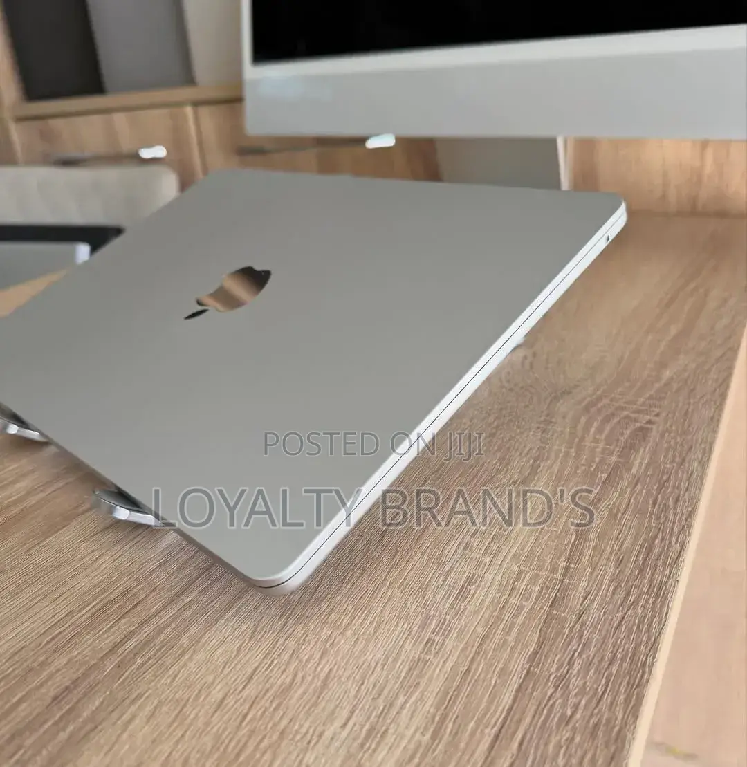 New Laptop Apple MacBook Air 2025 M4 16GB Apple M4 SSD 512GB
