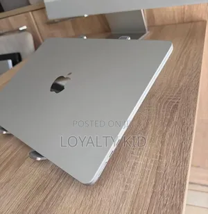 New Laptop Apple MacBook Air 2025 M4 16GB Apple M4 SSD 512GB