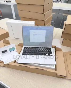 New Laptop Apple MacBook Air 2025 M4 16GB Apple M4 SSD 256GB