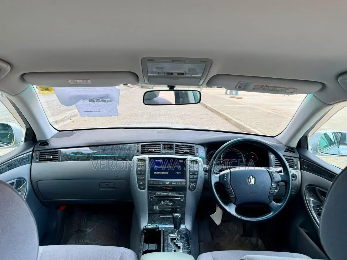 Toyota Crown 2004