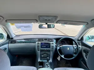 Toyota Crown 2004