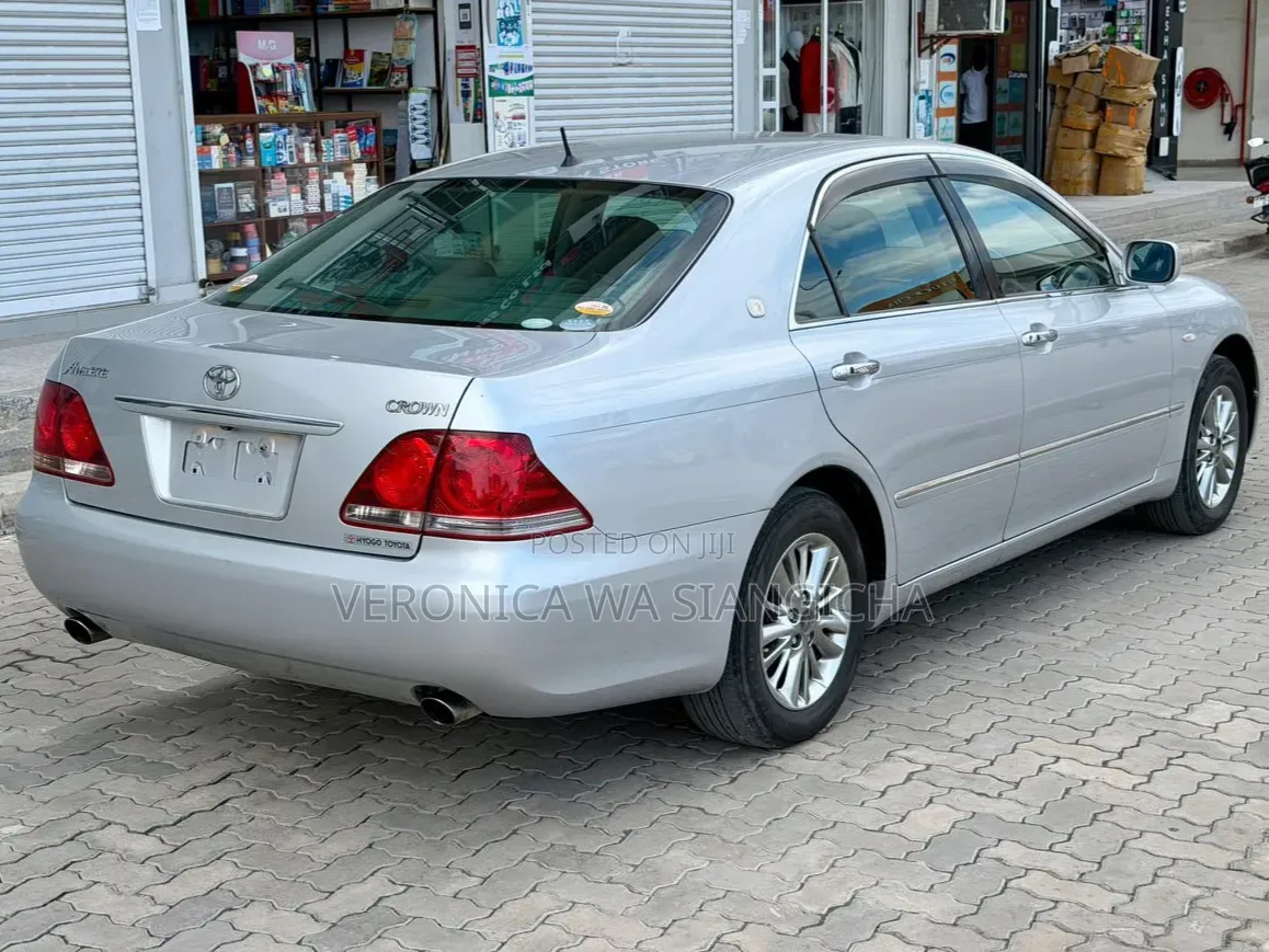 Toyota Crown 2004