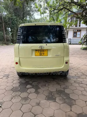Toyota Sienta 2003