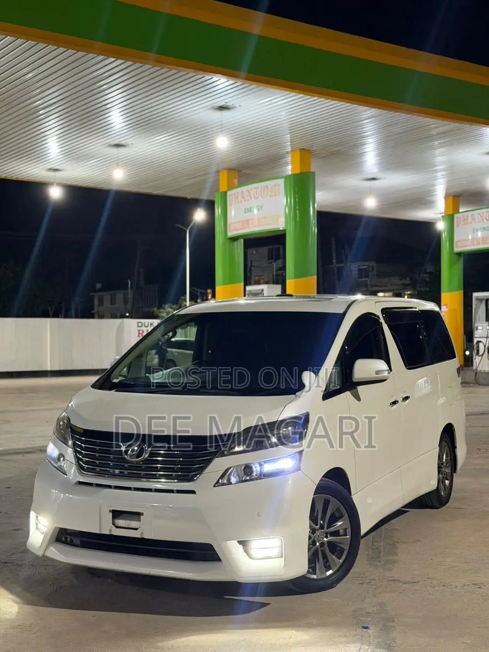 Toyota Vellfire 2008 White