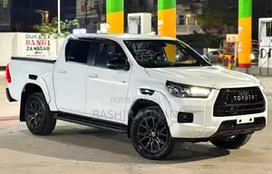 Toyota Hilux 2023 Off white