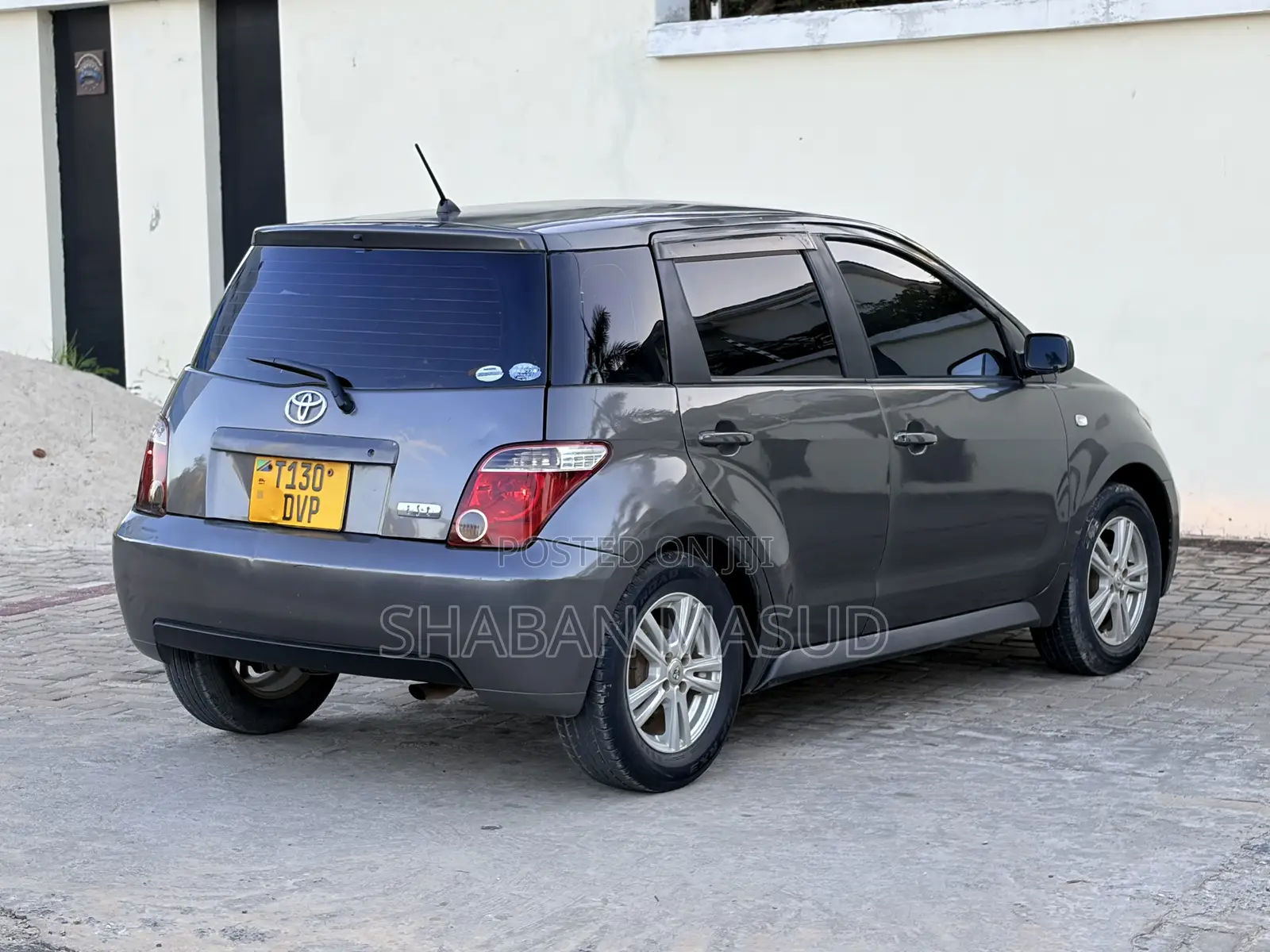 Toyota IST 2004 Ivory