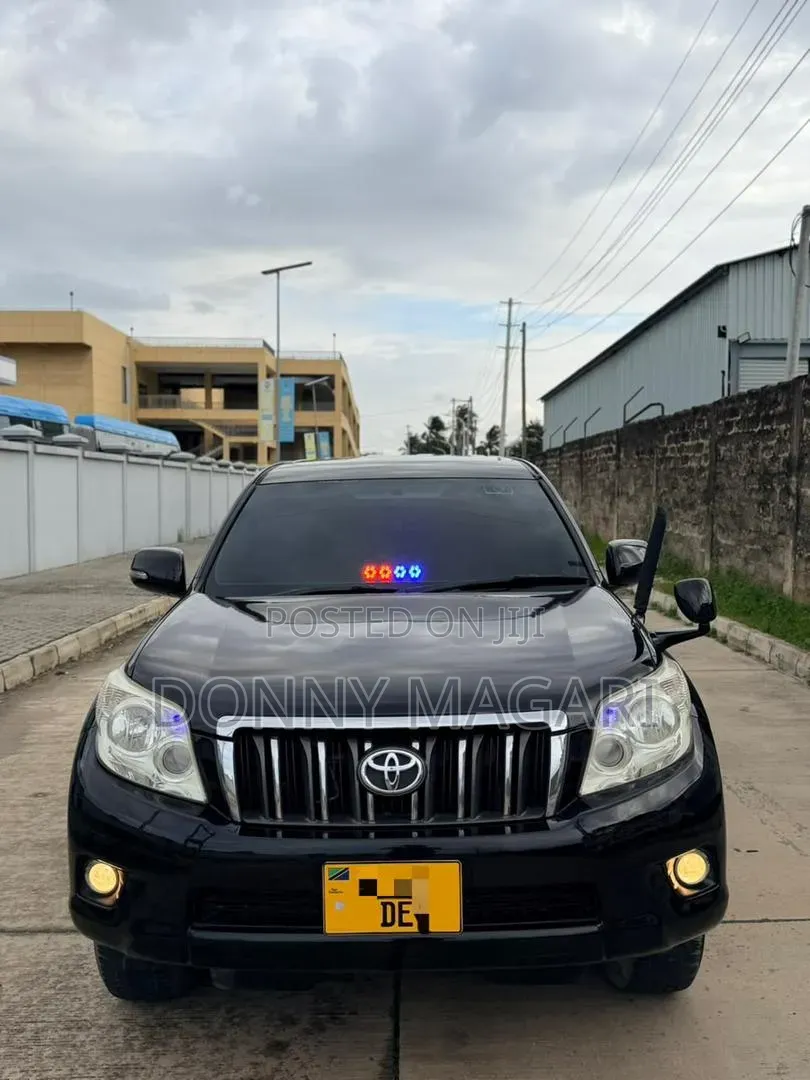 Toyota Land Cruiser Prado 2011 Black