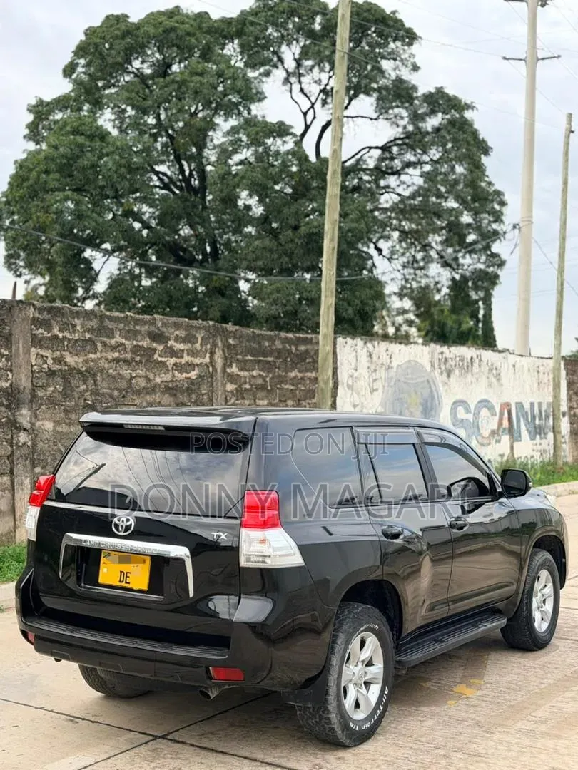 Toyota Land Cruiser Prado 2011 Black