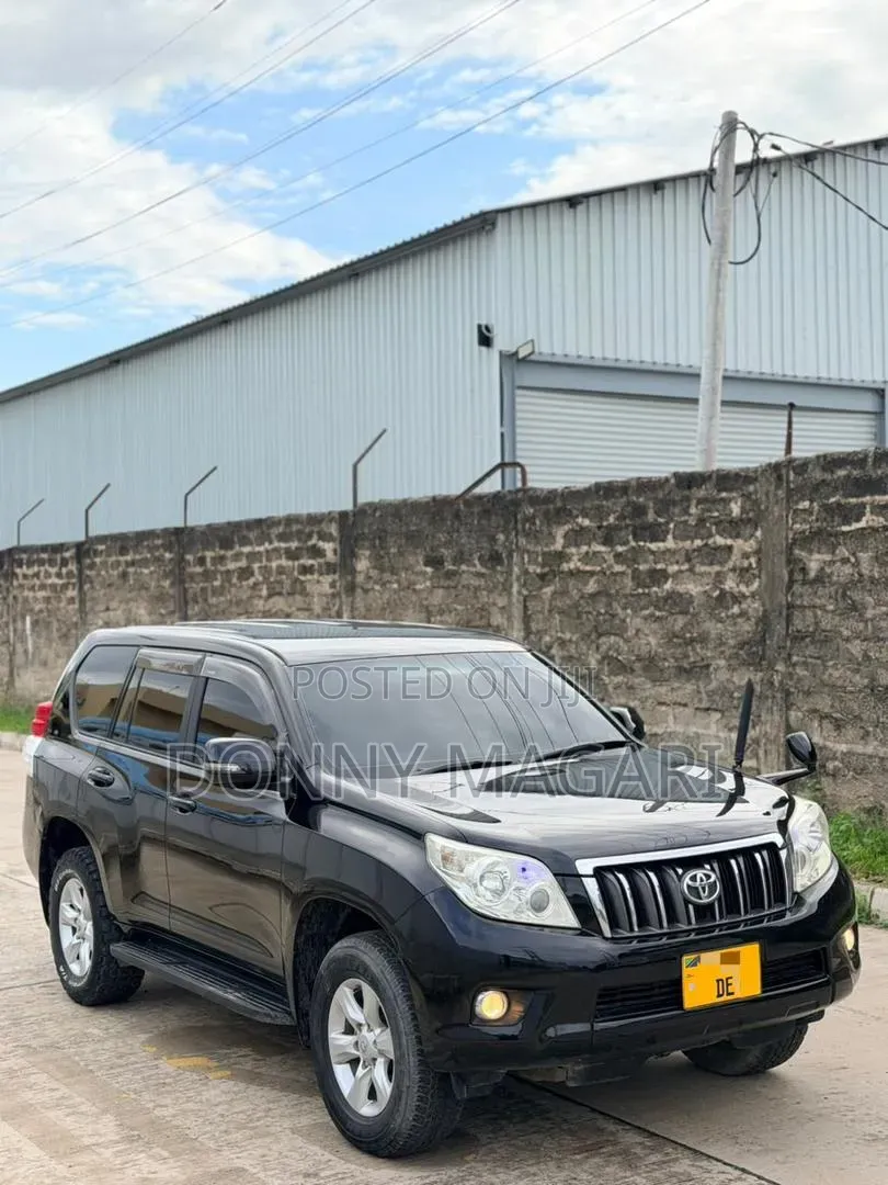 Toyota Land Cruiser Prado 2011 Black