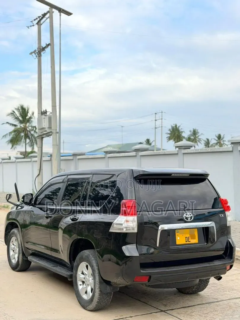 Toyota Land Cruiser Prado 2011 Black