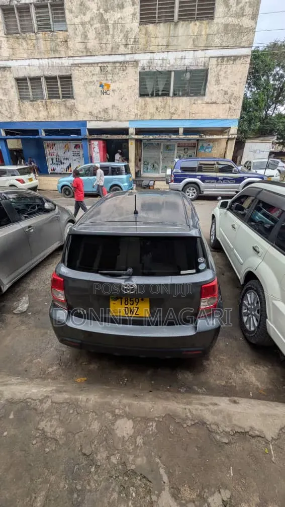 Toyota IST 2010 Gray