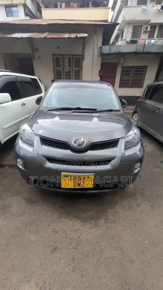 Toyota IST 2010 Gray