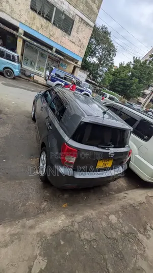 Toyota IST 2010 Gray