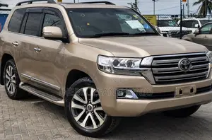 Toyota Land Cruiser 2018 Gold
