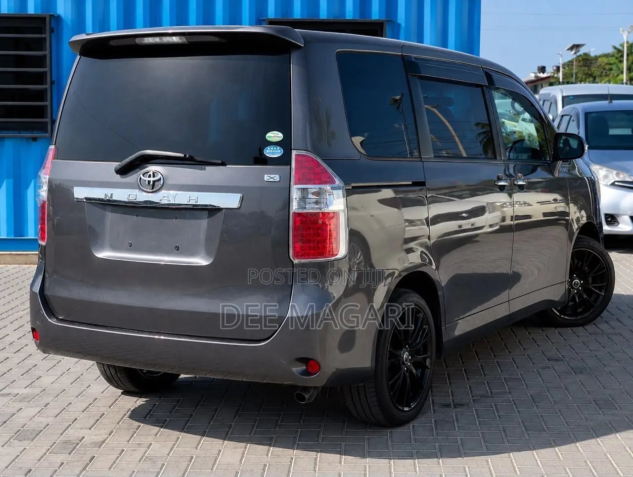 Toyota Noah 2009 Gray