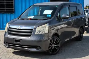 Toyota Noah 2009 Gray