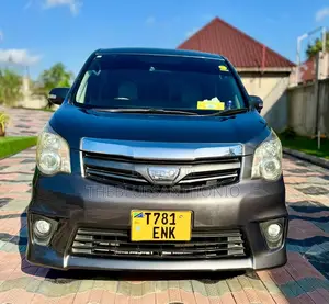 Toyota Noah 2011 Gray