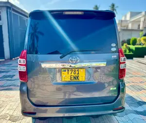 Toyota Noah 2011 Gray