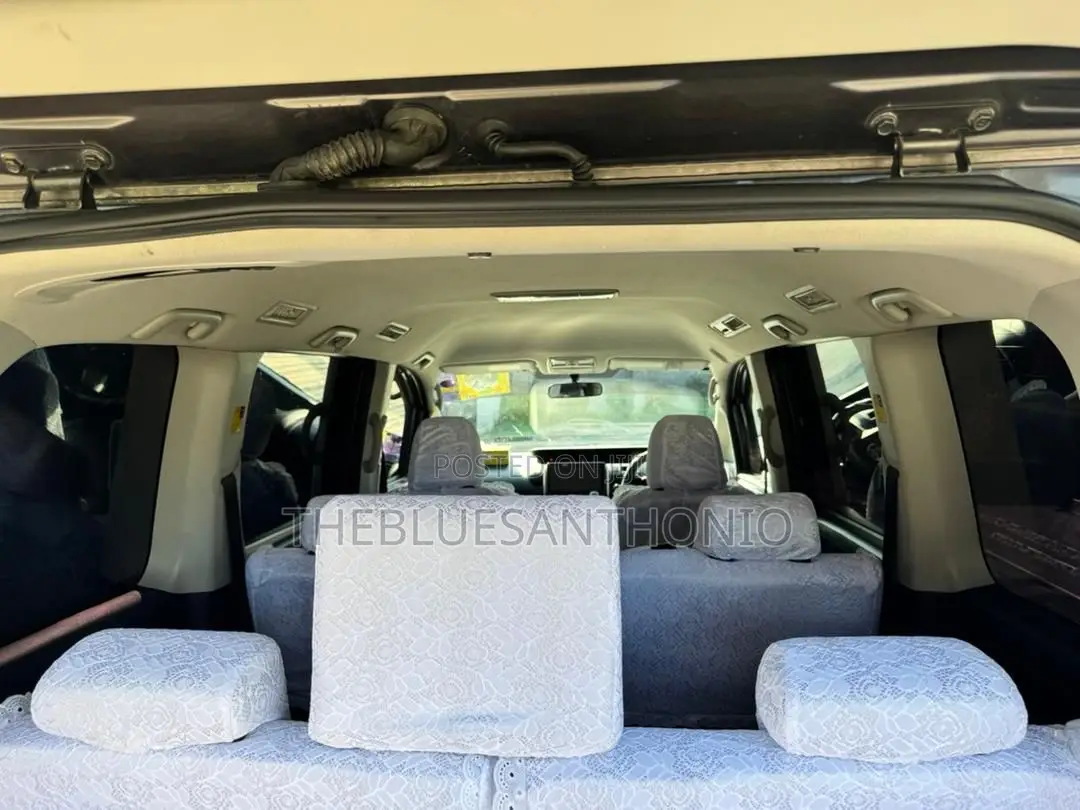 Toyota Noah 2011 Gray