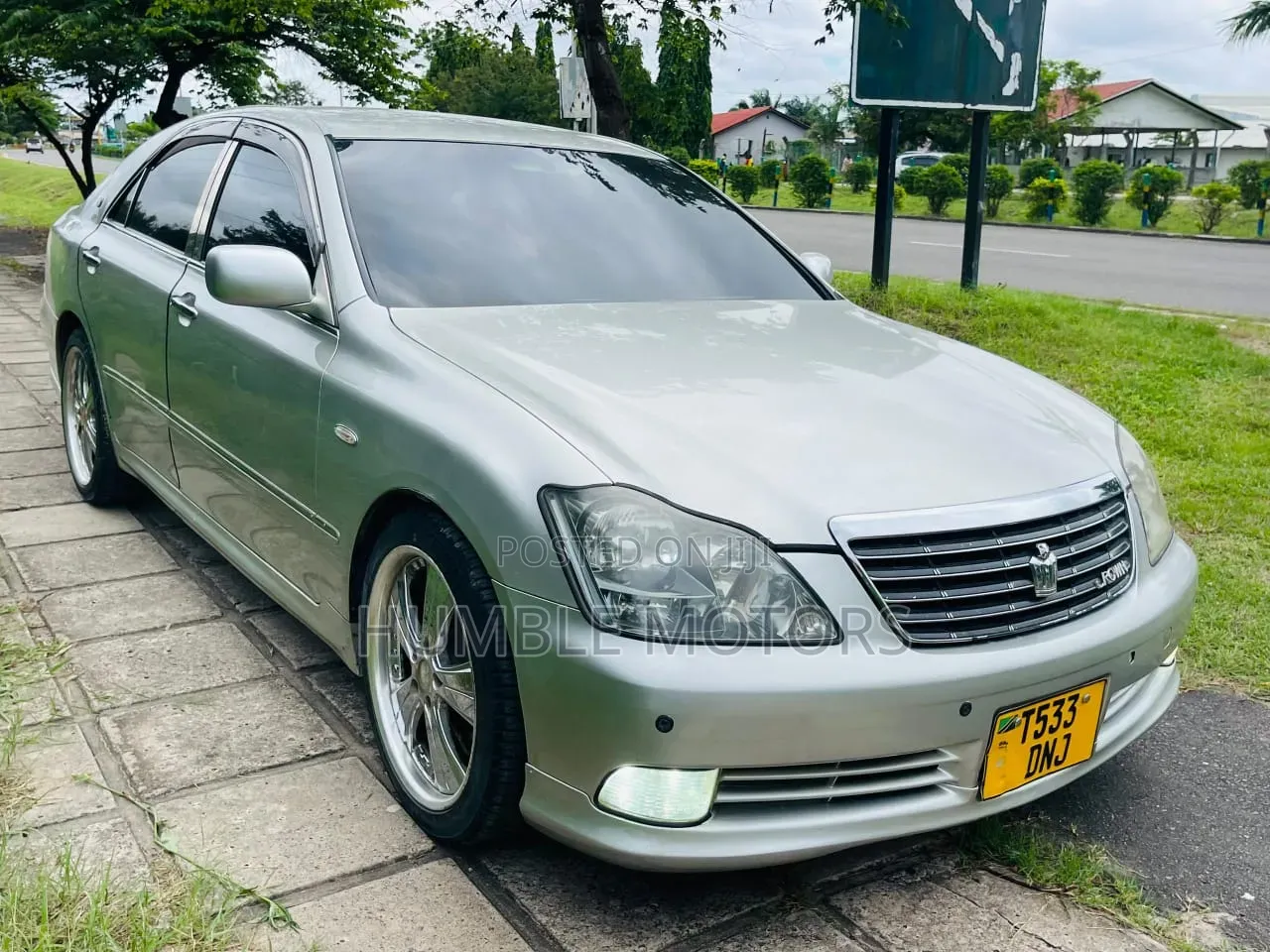 Toyota Crown Royale 2005 Silver