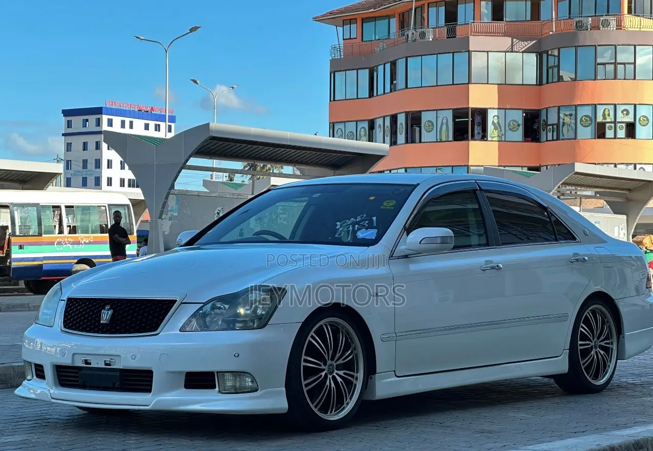 Toyota Crown 2007 White