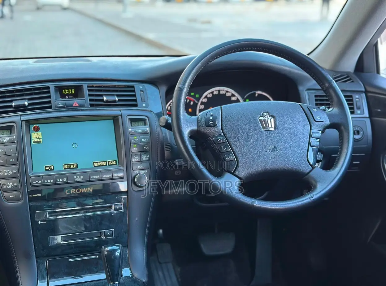 Toyota Crown 2007 White