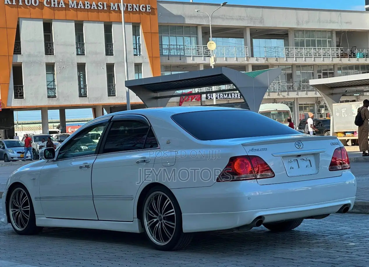 Toyota Crown 2007 White