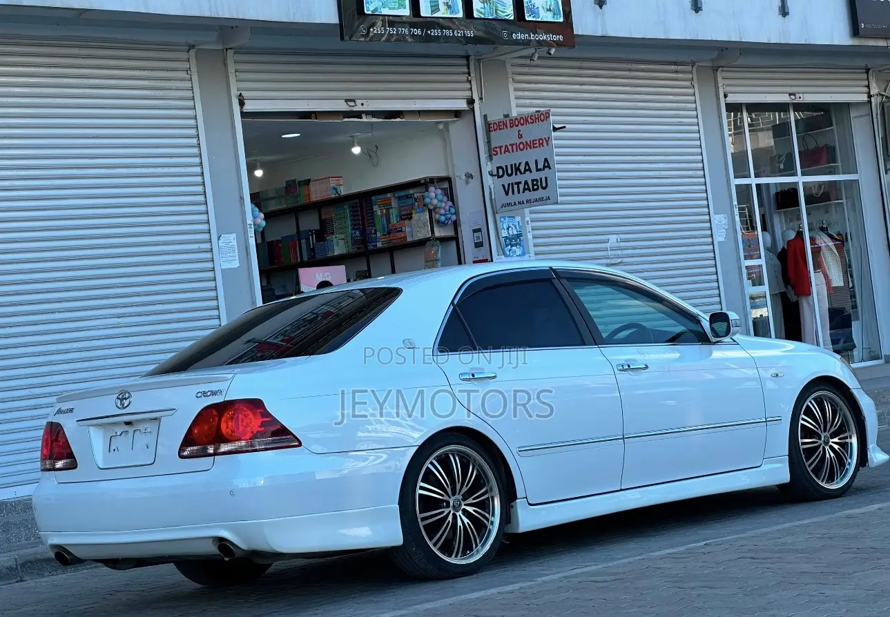 Toyota Crown 2007 White