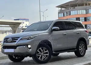 Toyota Fortuner 2018 Silver