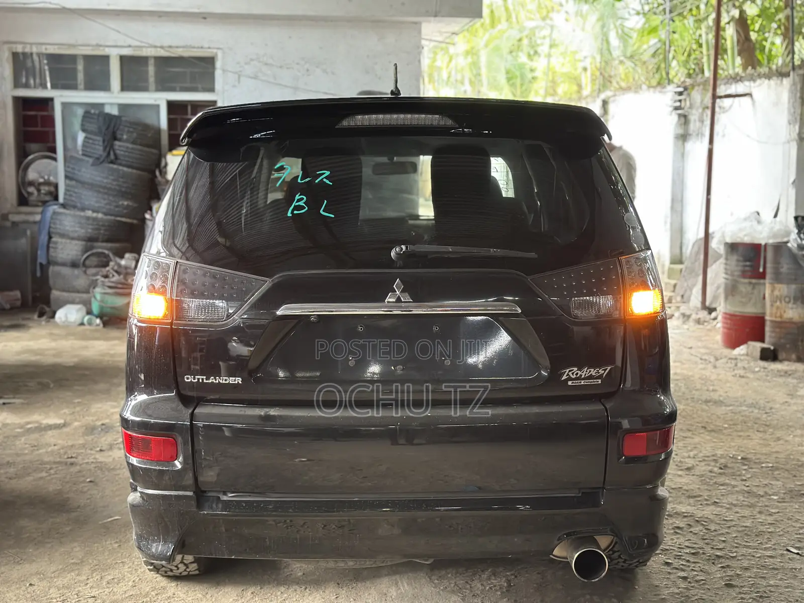 Mitsubishi Outlander 2011 Black