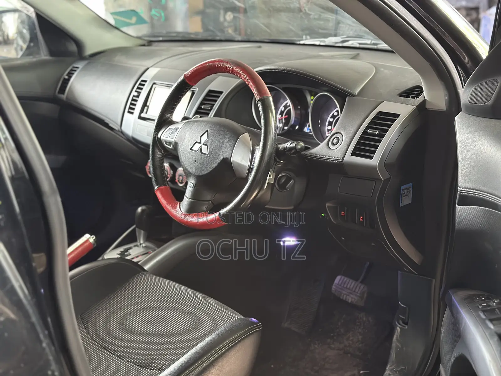 Mitsubishi Outlander 2011 Black