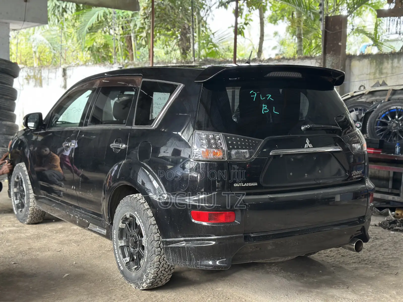 Mitsubishi Outlander 2011 Black