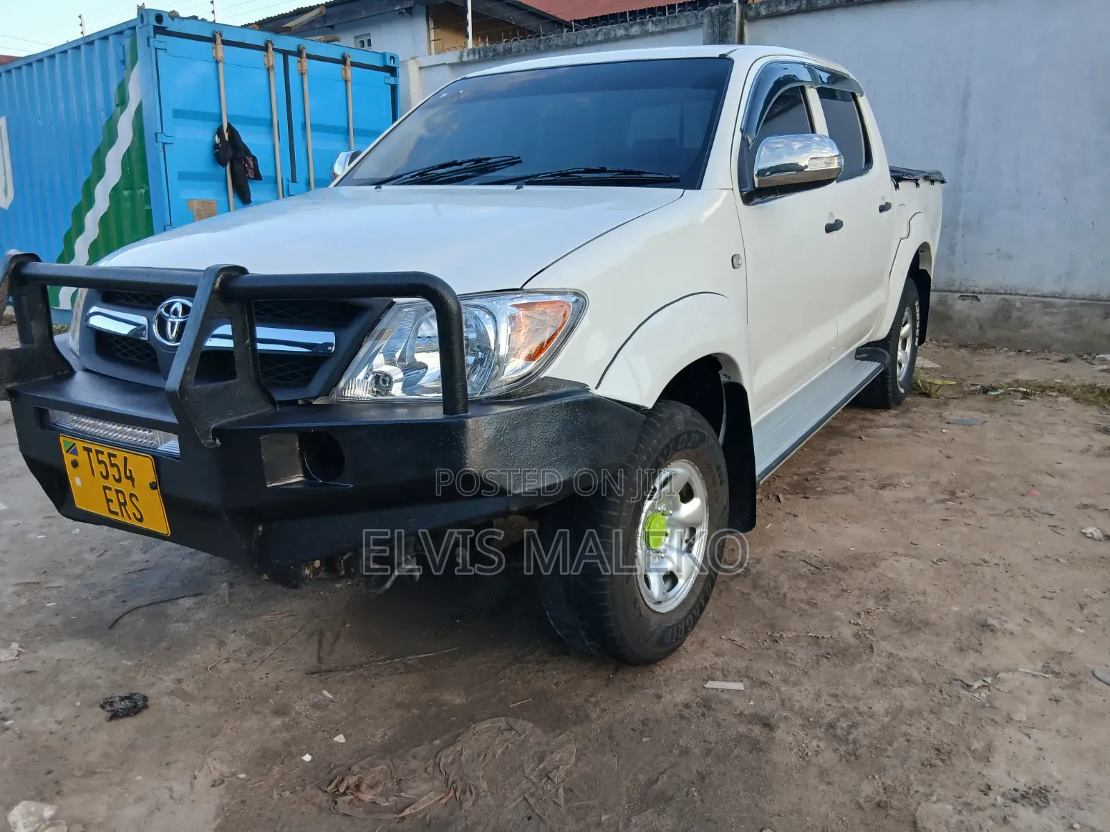 Toyota Hilux 2.5 D-4D 4X4 SRX 2011 White