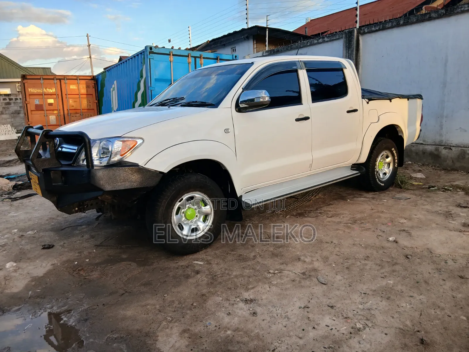 Toyota Hilux 2.5 D-4D 4X4 SRX 2011 White