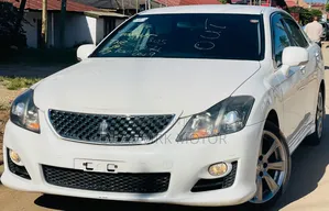Toyota Crown 2010 White