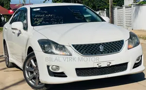 Toyota Crown 2010 White